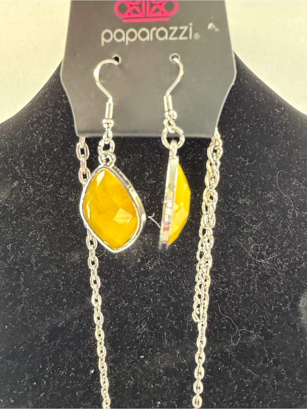 🩷5/$10🩷 Paparazzi Yellow Statement Teardrop Necklace - Women Jewelry - Picture 6 of 8